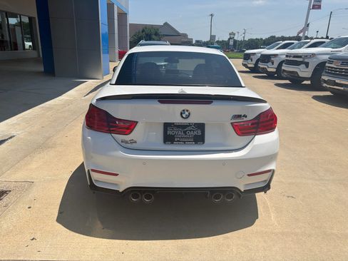 Used 2017 BMW M4 Convertible RWD image 4