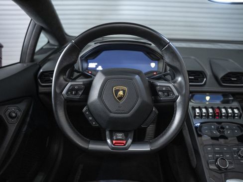 Used 2016 Lamborghini Huracan LP 610-4 image 35