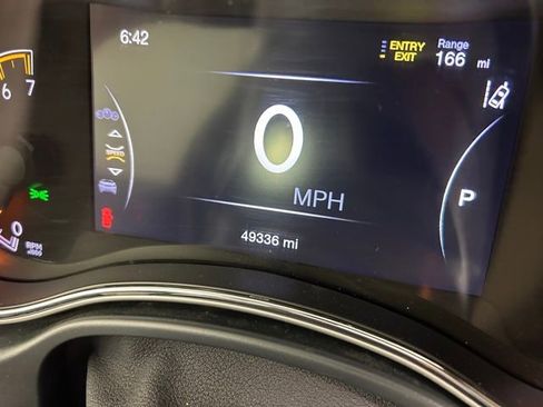 Used 2021 Jeep Grand Cherokee Summit AWD/4WD image 15