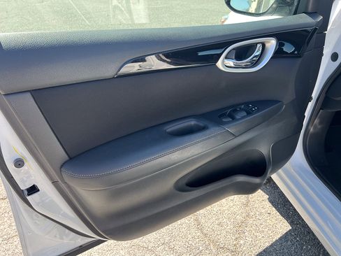 Used 2017 Nissan Sentra SV image 11