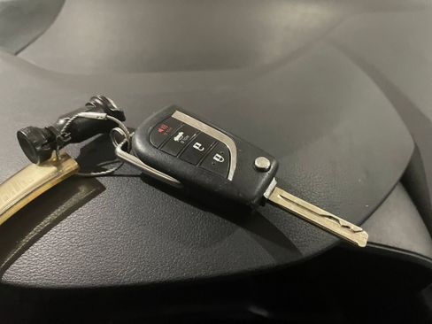 Used 2023 Toyota Corolla LE image 21