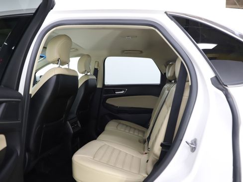 Used 2016 Ford Edge SEL w/ Equipment Group 201A AWD/4WD image 18
