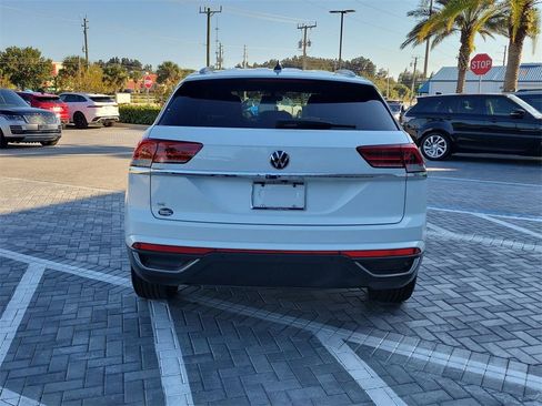 Used 2022 Volkswagen Atlas Cross Sport SE image 4
