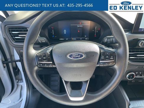 Used 2025 Ford Escape Active AWD/4WD image 16