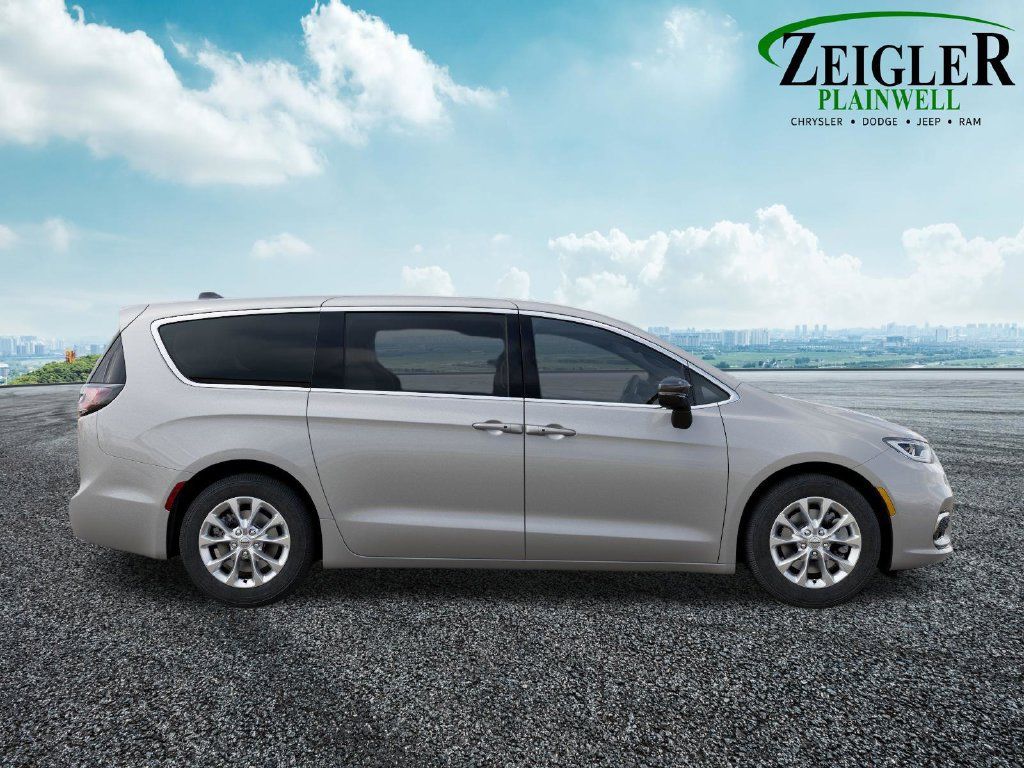 Used 2026 Chrysler Pacifica Select AWD/4WD image 21