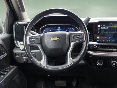 Used 2022 Chevrolet Silverado 1500 LT AWD/4WD image 10