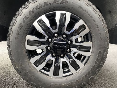 Used 2025 GMC Sierra 2500 Denali Ultimate w/ Snow Plow Prep/Camper Package image 48