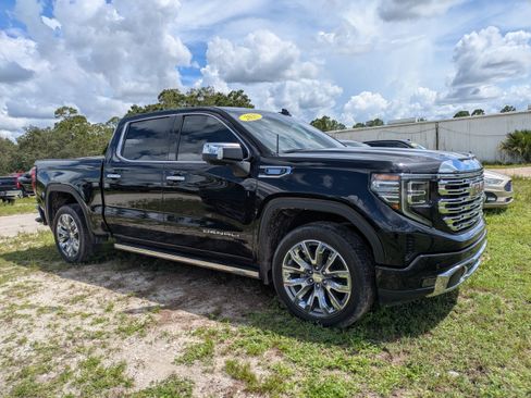 Used 2025 GMC Sierra 1500 Denali w/ Denali Reserve Package AWD/4WD image 2