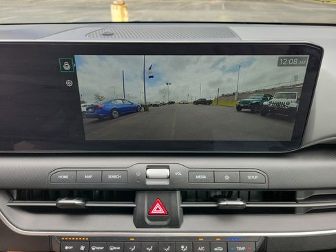 Used 2025 Kia K4 LXS image 15