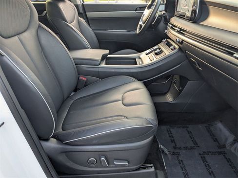 Used 2025 Hyundai Palisade SEL image 32