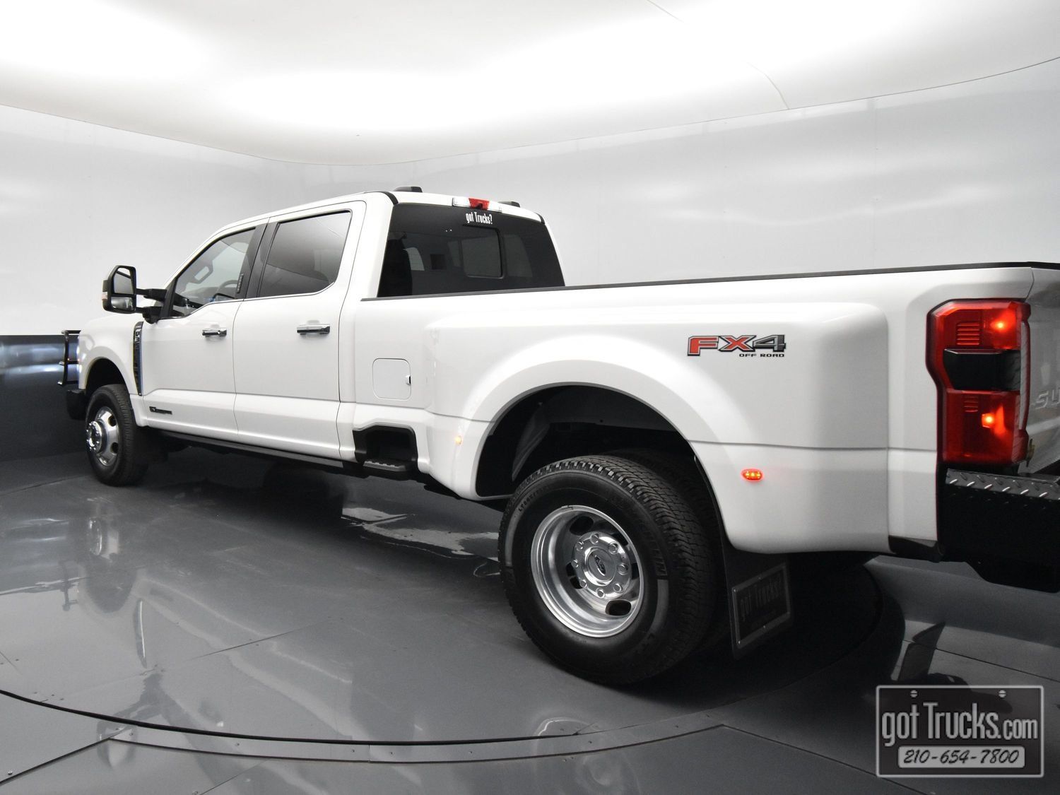 Used 2024 Ford F350 Lariat w/ Lariat Ultimate Package AWD/4WD image 5