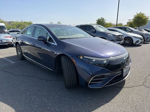 Used 2023 Mercedes-Benz EQS 580 4MATIC Sedan image 3