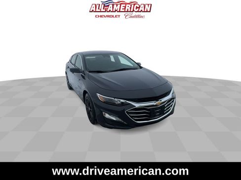 Used 2025 Chevrolet Malibu LT image 2