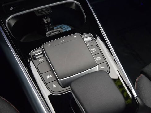 Certified 2023 Mercedes-Benz GLA 250 image 27