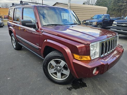Used 2008 Jeep Commander Sport image 3