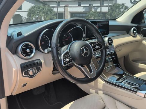 Used 2020 Mercedes-Benz GLC 300 image 12