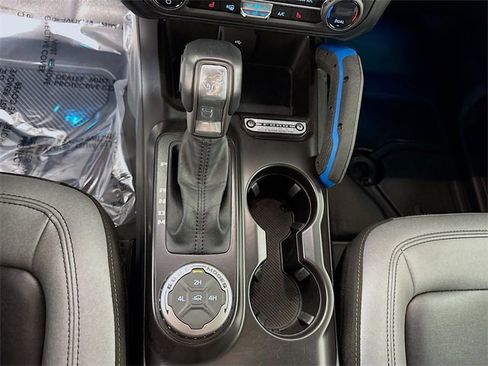 Used 2024 Ford Bronco Black Diamond image 16