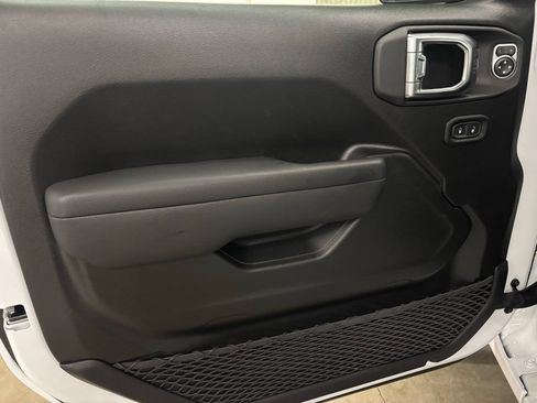 New 2026 Jeep Gladiator Sport AWD/4WD image 12