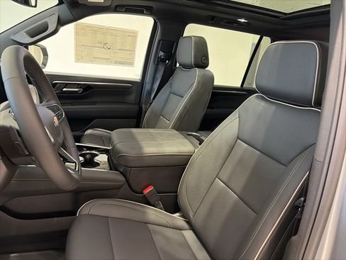 New 2026 Chevrolet Suburban Premier image 13