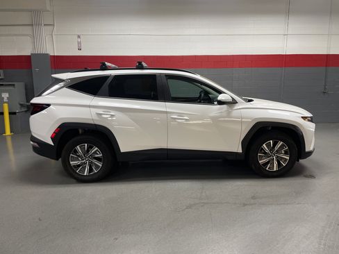 Used 2024 Hyundai Tucson Blue AWD/4WD image 32