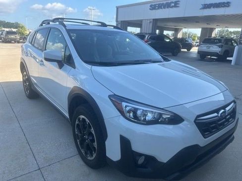 Used 2023 Subaru Crosstrek 2.0i Premium image 2
