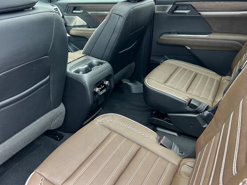 New 2026 GMC Acadia Denali Ultimate AWD/4WD image 9