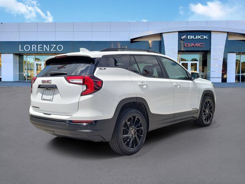 Used 2023 GMC Terrain SLE w/ Driver Convenience Package FWD image 5