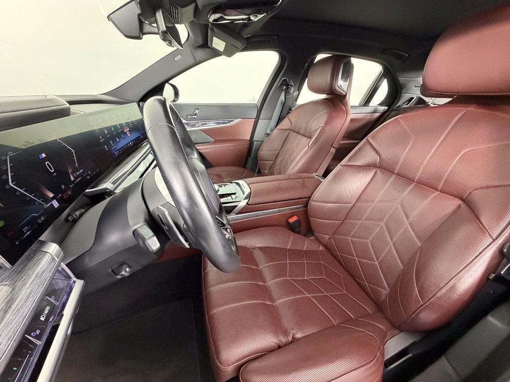 Used 2023 BMW 740i w/ Executive Package RWD image 5