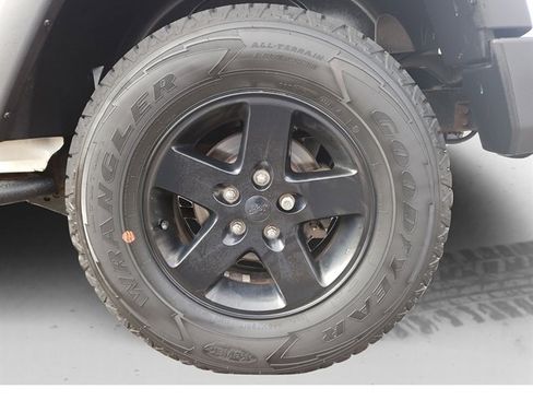 Used 2016 Jeep Wrangler Unlimited Sport image 18