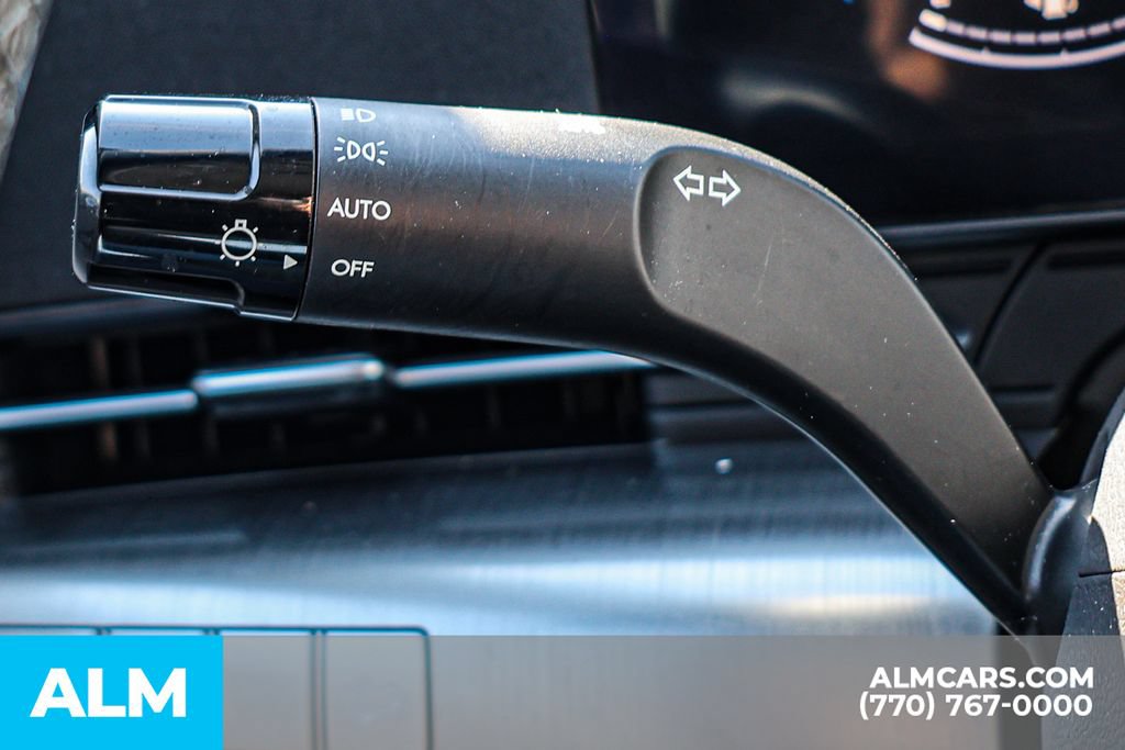 Used 2025 Hyundai Kona SEL FWD image 31