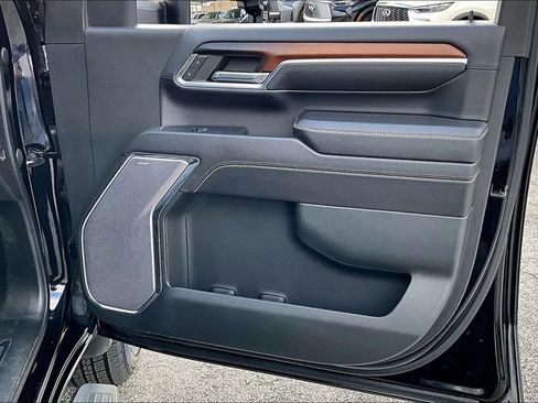 Used 2024 GMC Sierra 2500 Denali w/ Denali Reserve Package image 23