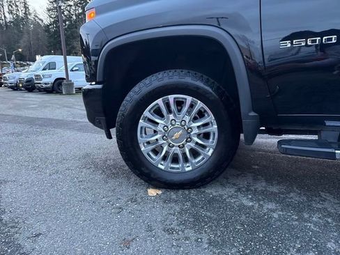 Used 2022 Chevrolet Silverado 3500 High Country w/ Z71 Off-Road Package image 29