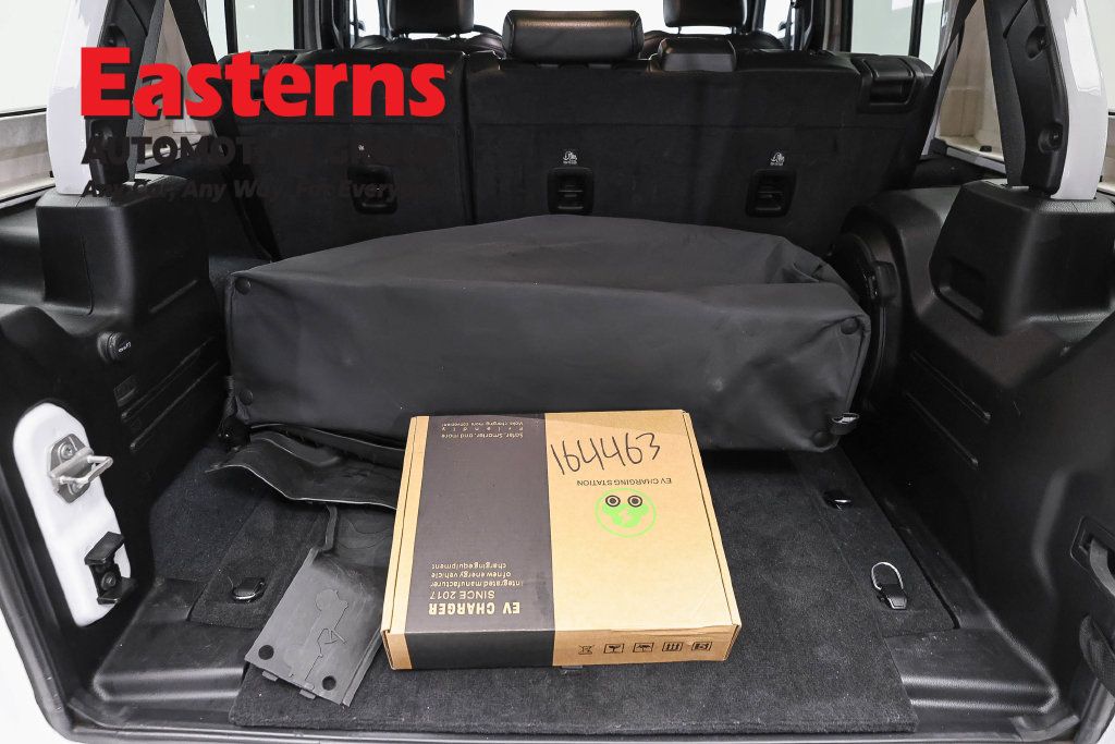 Used 2023 Jeep Wrangler Unlimited Sahara AWD/4WD image 11