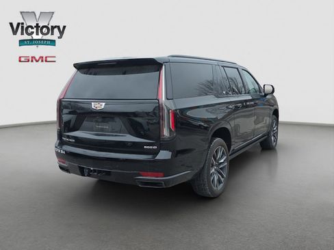 Used 2023 Cadillac Escalade ESV Sport Platinum image 17