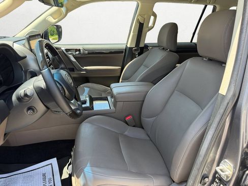 Used 2022 Lexus GX 460 Premium w/ Premium Package AWD/4WD image 9
