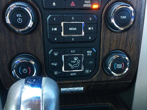 Used 2014 Ford F150 Lariat w/ Equipment Group 501A Mid image 19