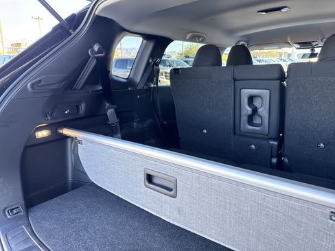 Used 2025 Mitsubishi Outlander ES image 11