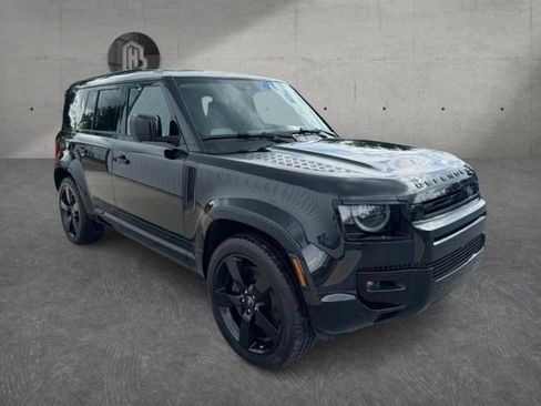 Used 2024 Land Rover Defender 110 X-Dynamic SE AWD/4WD image 4