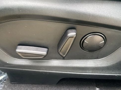 Certified 2023 Ford Explorer XLT w/ Equipment Group 202A image 10