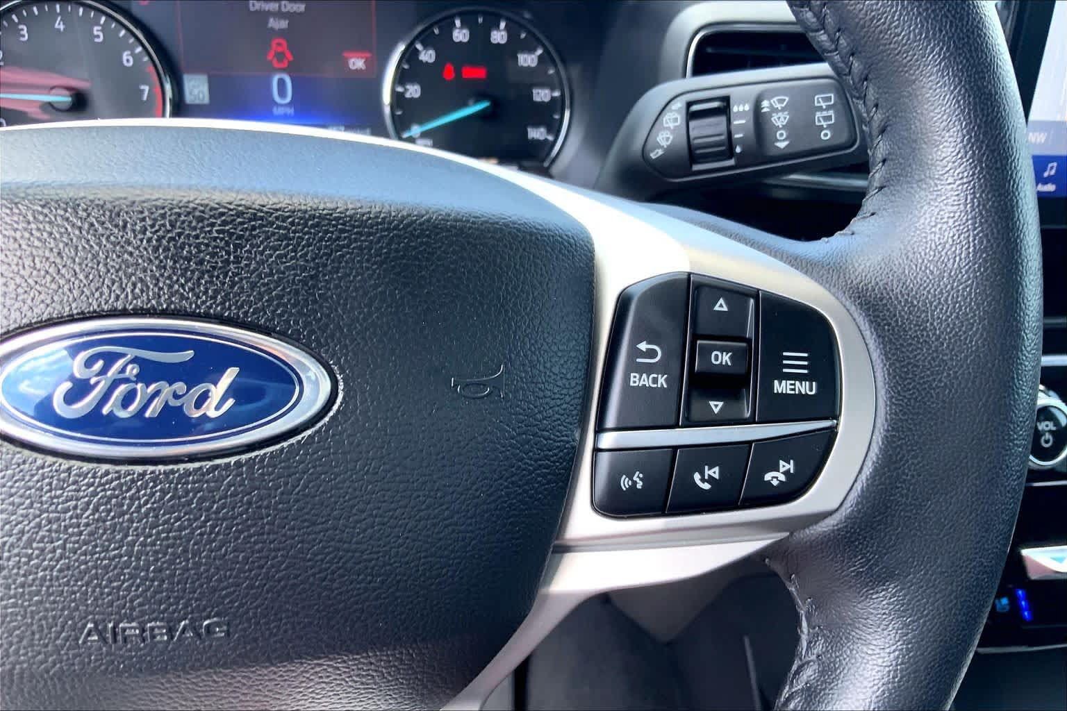 Used 2024 Ford Explorer Limited w/ Equipment Group 301A AWD/4WD image 25