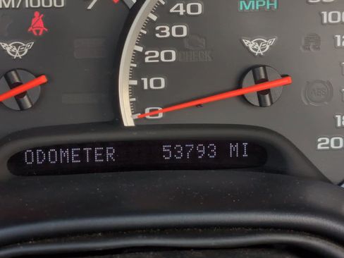 Used 1999 Chevrolet Corvette Convertible w/ Memory Pkg image 24