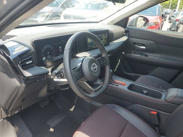 Used 2025 Nissan Kicks SR FWD image 13