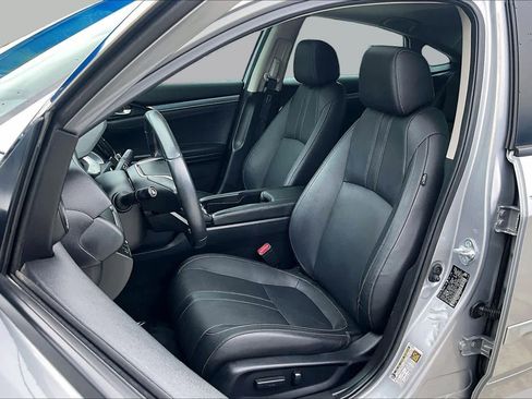 Used 2018 Honda Civic Touring image 8