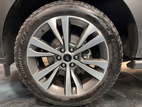 Used 2020 Ford Expedition Platinum image 32