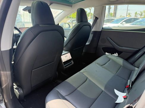 Used 2025 Tesla Model 3 Long Range RWD image 6