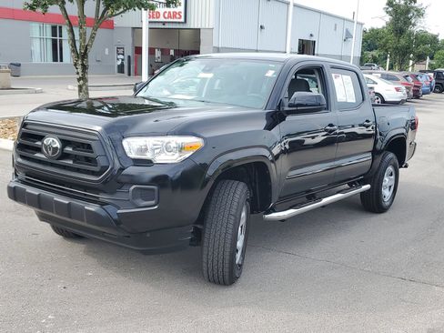 Certified 2022 Toyota Tacoma SR AWD/4WD image 2