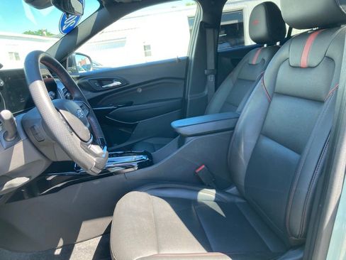 Used 2024 Chevrolet Trax RS w/ Driver Confidence Package FWD image 3