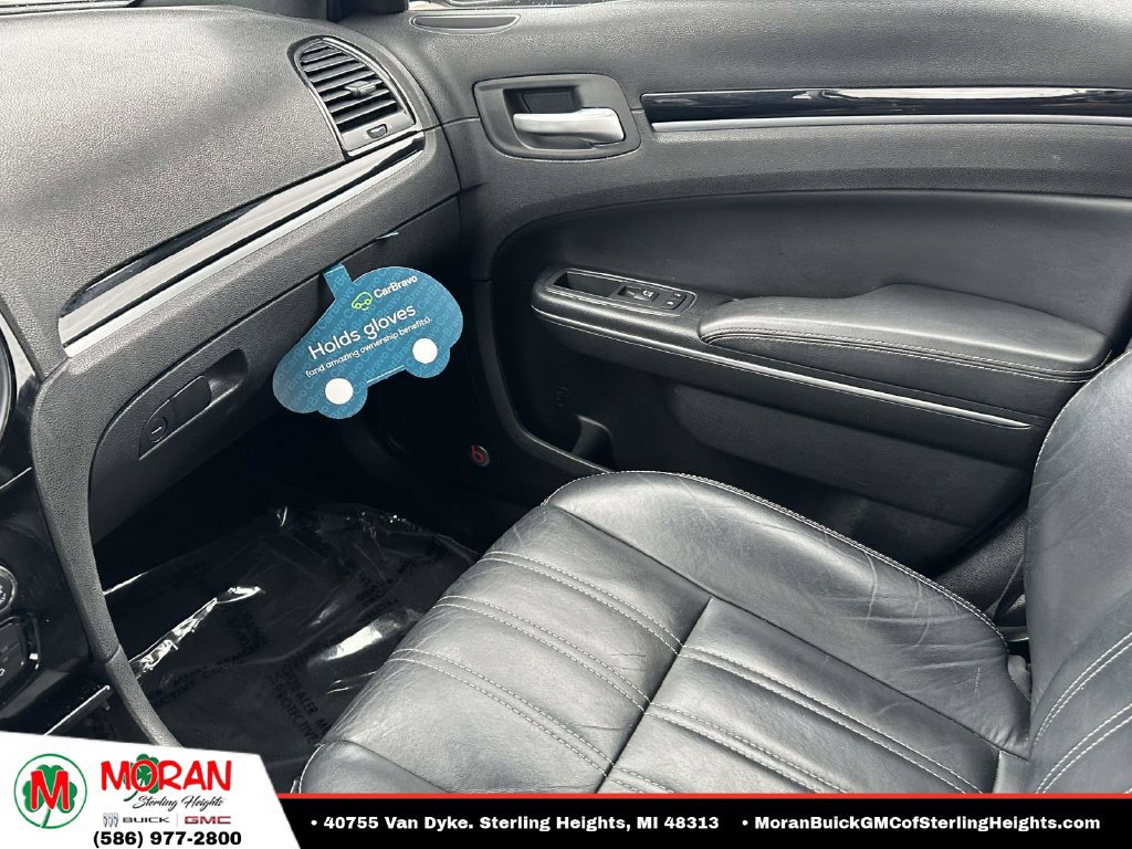 Used 2017 Chrysler 300 S RWD image 30