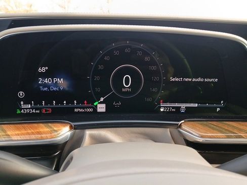 Used 2021 Cadillac Escalade Premium Luxury Platinum image 34