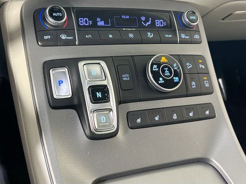 Used 2022 Hyundai Palisade Calligraphy image 17